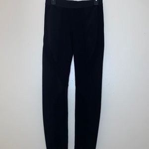 Fashionable black jeggings no pockets